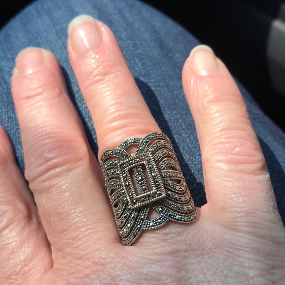 Ring - Picture 2 of 8